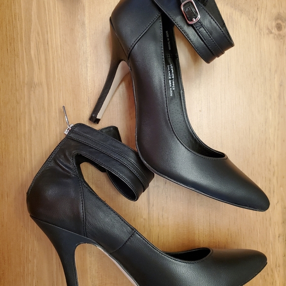 Le Chateau Black High Heel with Ankle Strap Size 7 - Picture 1 of 11